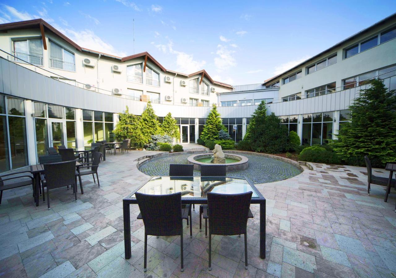 Tîrgu Secuiesc Hotel Atrium מראה חיצוני תמונה
